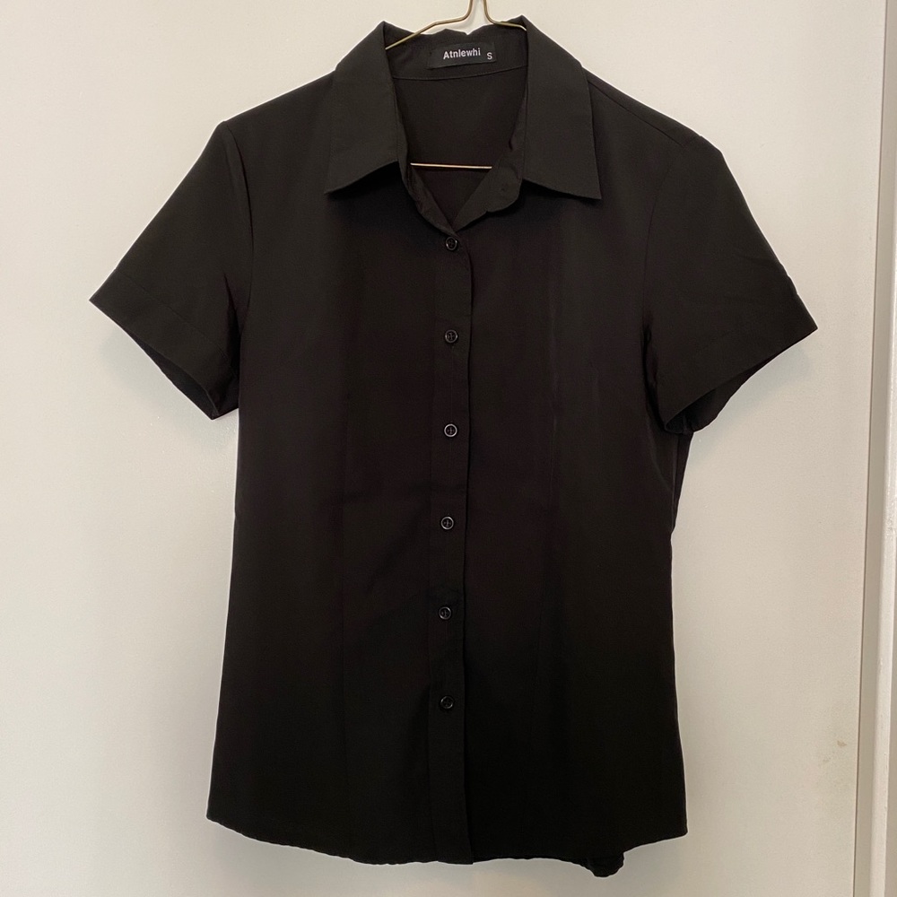 Shirtsleeve black button up